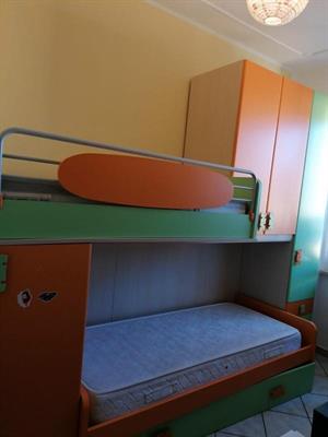 Cameretta con letto a castello