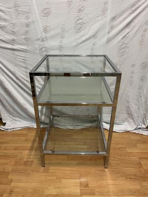 Tavolino da arredamento in vetro.