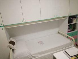 Cameretta a ponte: armadio, letto, scrittoio