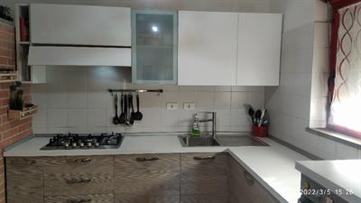 Cucina completa di elettrodomestici funzionanti