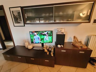 Composizione moderna mobili sala