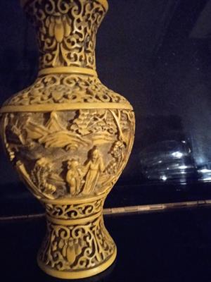 Vasi cinesi in finto avorio anni '60