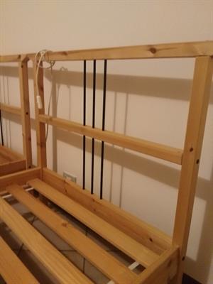 2 LETTI USATI IKEA, color pino chiaro, in ottime condizioni - Foto 4