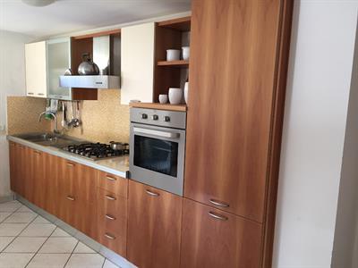 Cucina completa lunghezza cm 380