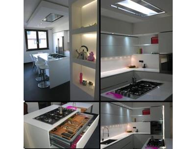 Cucina Cappellini con isola, come nuova, in legno - Anteprima 1