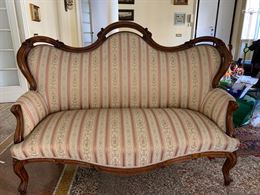 Salotto metà 800, in noce, perfette condizioni