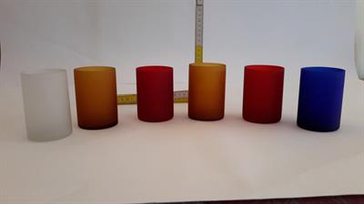 Collezione di bicchieri in vetro opalino colorati assortiti