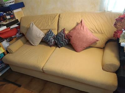 Divano 4 posti completo sfoderabile e lavabile con piedini