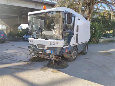 Spazzatrice stradale Ravo 540