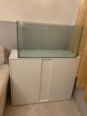 Acquario marino artigianale con mobile