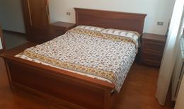 Camera da letto + 2 comodini + comò con specchiera