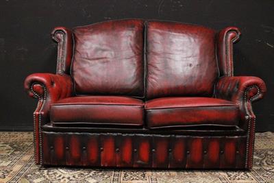 Divano Chesterfield bergere due posti in pelle bordeaux