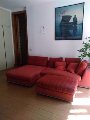 Divano angolare due posti + longuette + pouf Poltrone Sofa