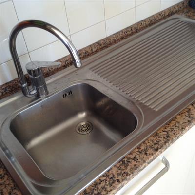 Cucina con piano in granito sardo rosa, in ottime condizioni - Foto 5