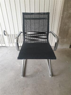Privato vende: n. 4 sedie con bracciolo
