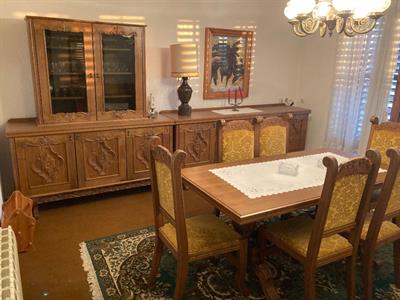 Soggiorno artigianale in legno massiccio
