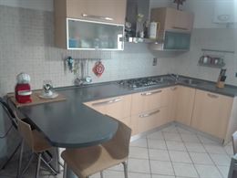 Cucina angolare con penisola, ottimo stato - Anteprima 1