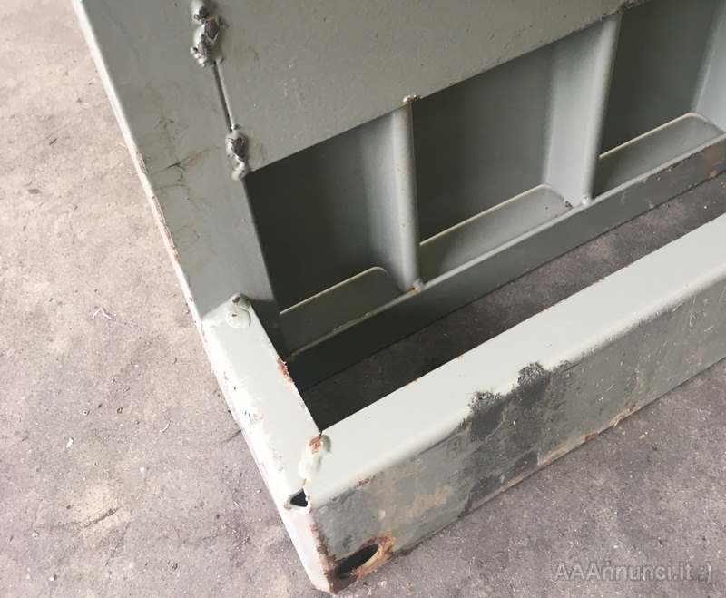 Bancali o pedane in metallo usati, tipologia di contenitori, in ottime condizioni - Foto 3