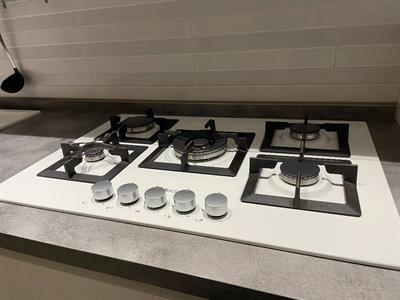 Veneta Cucine bianca opaca, ottimo stato, completa di elettrodomestici - Foto 6