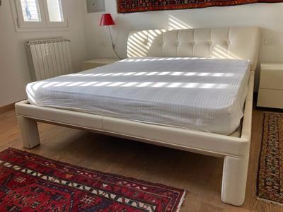 Letto in pelle polrona Frau