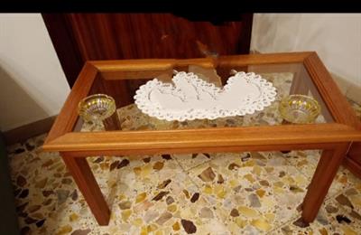 Tavolino e vetrinetta da soggiorno