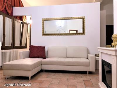 Appartamento piano terra con piscina condominiale