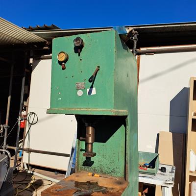 Pressa idraulica usata