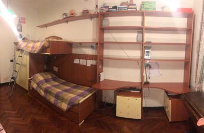LETTO A CASTELLO E LIBRERIA