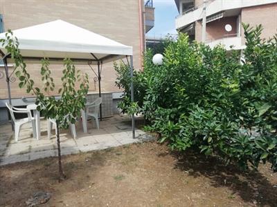 Davanti al mare con giardino ed ingresso privato