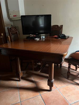 Tavolo allungabile e regalo sedie.