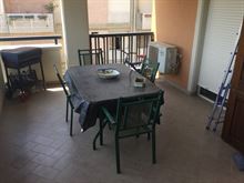 Tavolo in ferro con sedie in ferro per esterni