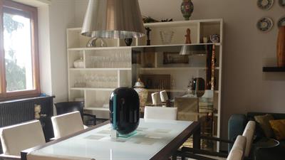 Libreria elegante con anta vetro scorrevole
