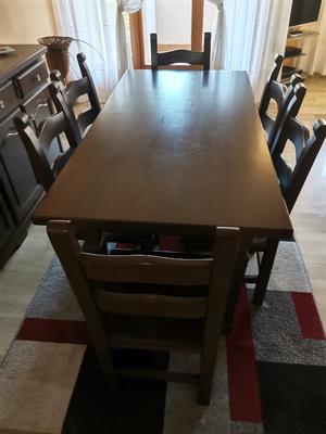 Tavolo e sedie in rovere