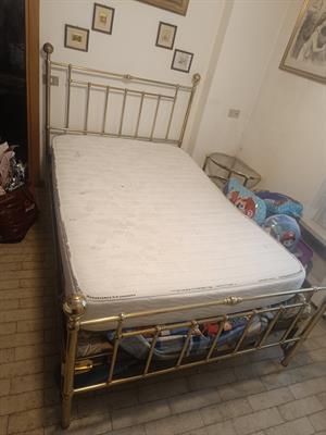 Armadio e letto 1 piazza e mezza