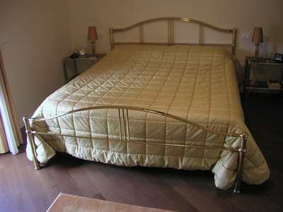 Letto ottone con comodini