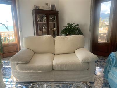 2 divani bianchi Chateau d’Ax