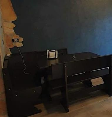 Tavoli e panche in legno da pub