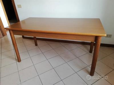 Tavolo Allungabile e sedie