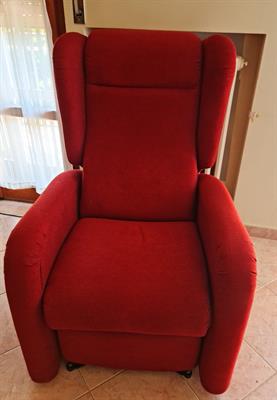 Poltrona reclinabile alzapersone motorizzata