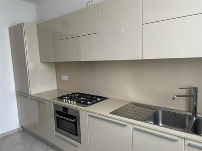Cucina Laccata lucida con elettrodomestici