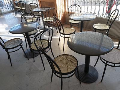 5 Tavoli e 18 Sedie Calligaris per Bar