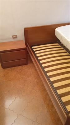 Letto matrimoniale + 2 comodini