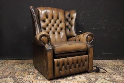 Poltrona Chesterfield reclinabile con