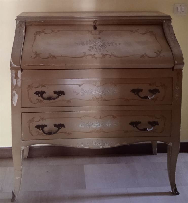 Maggiolino con ribaltina-Scrittoio stile veneziano, colore verde