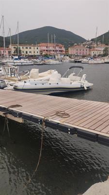 Marlin 25 motore Mercruiser tagliandato, in buone condizioni - Anteprima 1