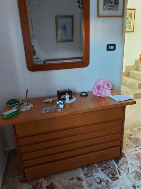Camera Da Letto Matrimoniale Anni 80 In Legno Noce Trapani camera-da-letto-matrimoniale-anni-80-in-legno-noce-trapani