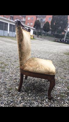 Salotto in stile barocco da restaurare