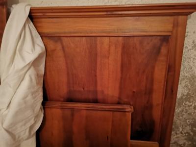 Struttura letto matrimoniale più 2 comodini fine 800