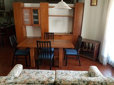 Divano in stoffa con disegni floreali, in legno - Foto 2