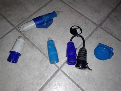 Prese e spine industriali 220 Volt 3 poli anche nuove